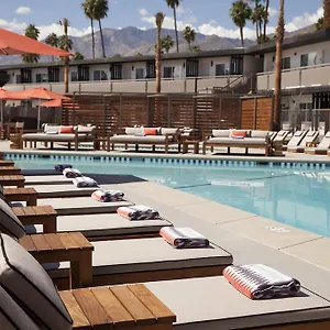 https://v-palm-springs.palm-springs-ca-hotels.com