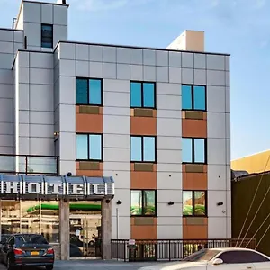 https://sunset-hotel-an-ascend-hotel-collection-member.us-newyorkcity.com